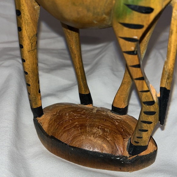 Hand carved giraffe, by craftsmen of Kenya from African muhuhu wood 12” tall - Picture 12 of 17